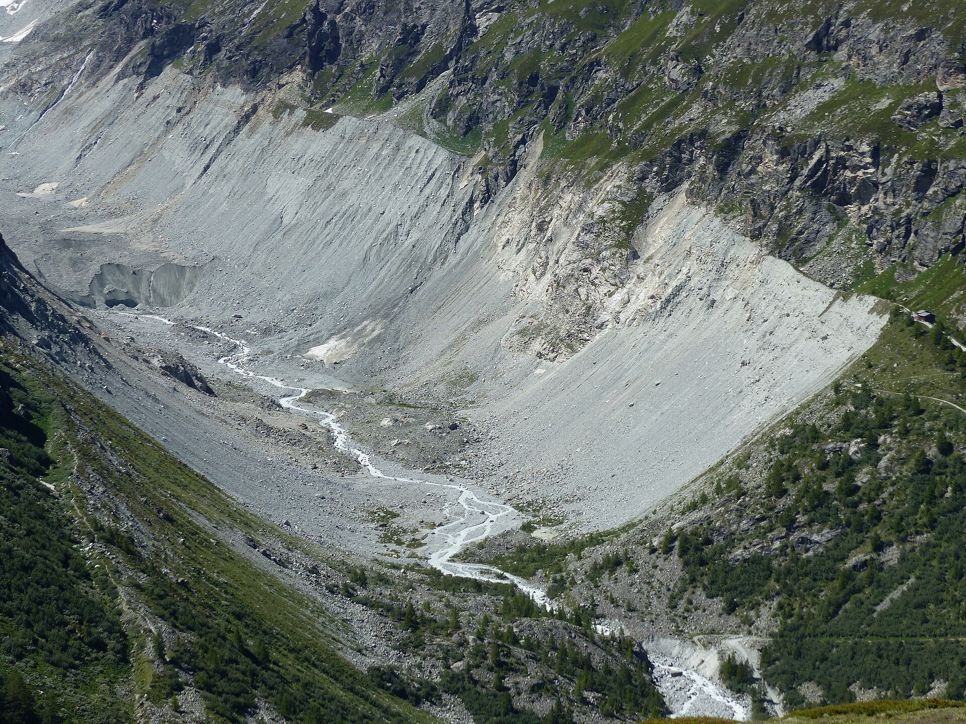 Cabane du Petit Mountet with the Zinal Glacier landscape
