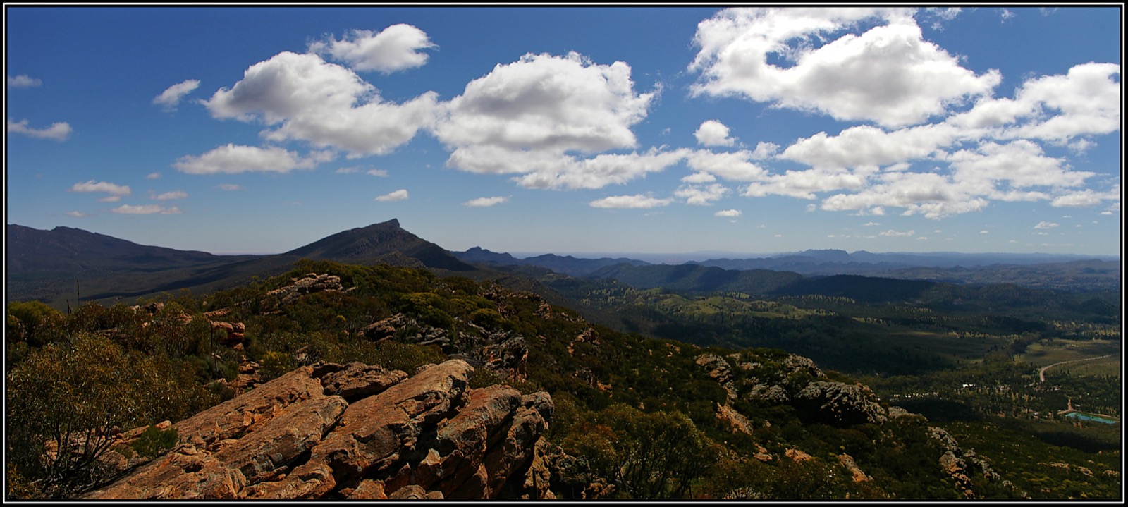 Panorama from the ascent of Mount Ohlssen-Bagge back to Wilpena Pound and Lake Torrens