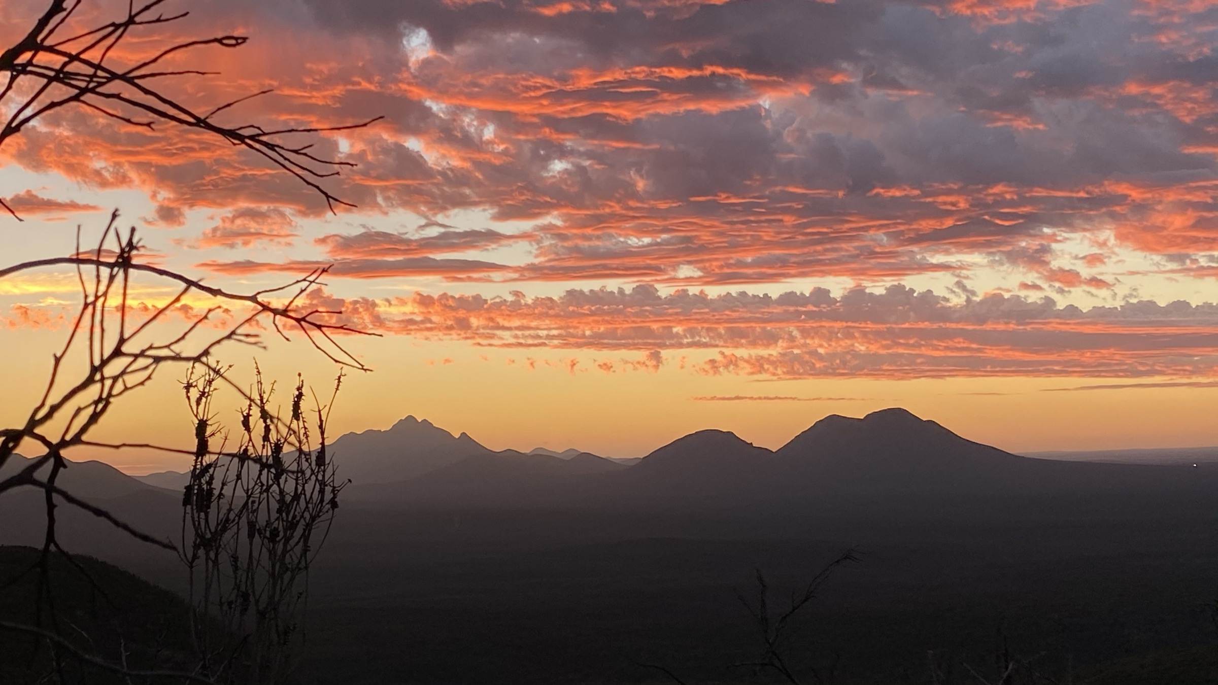 Bluff Knoll and the eastern peaks including Ellen Peak, viewed from the north