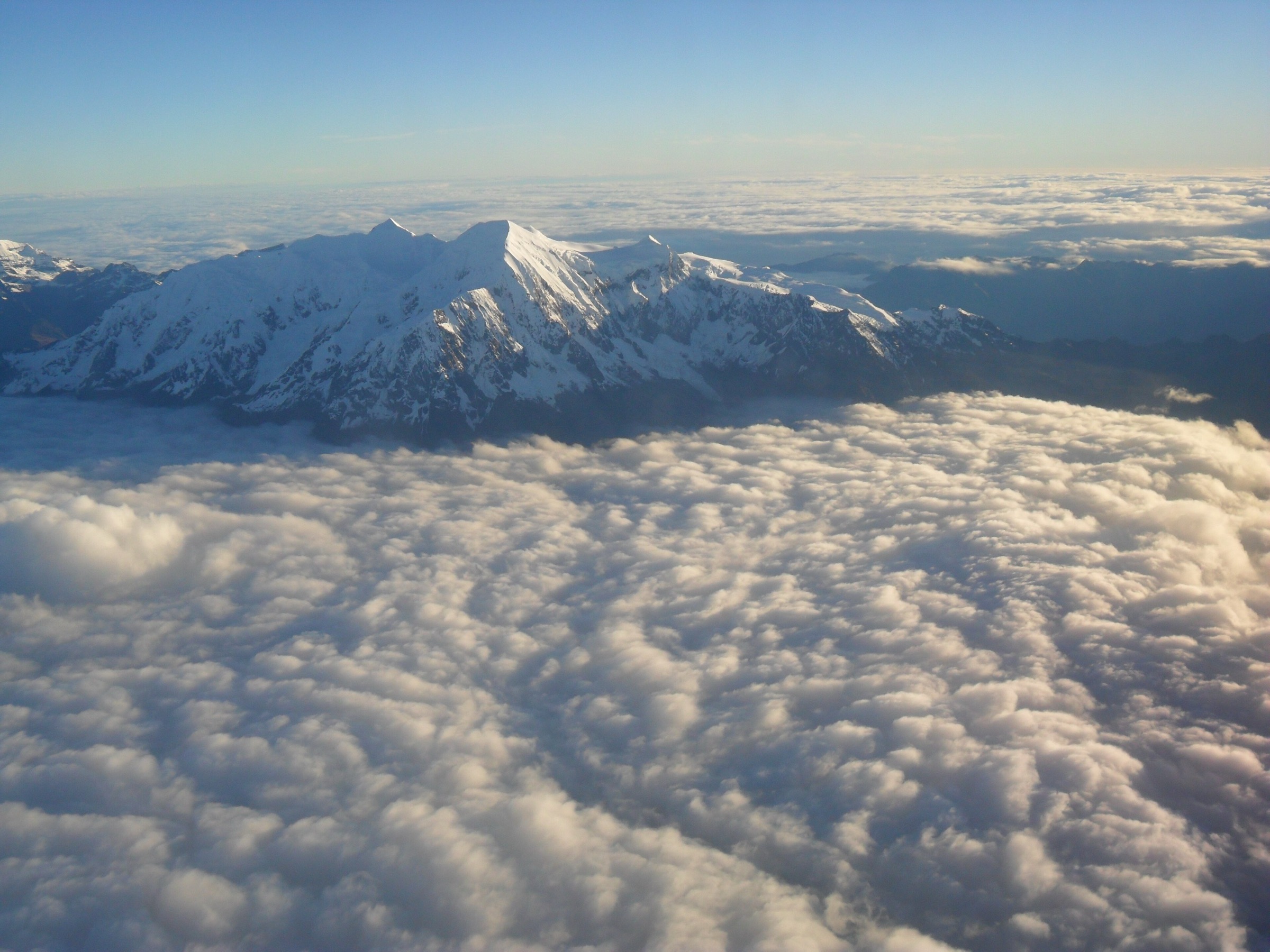 Bolivia — La Paz / Illimani Region: Essential Day-Hikes