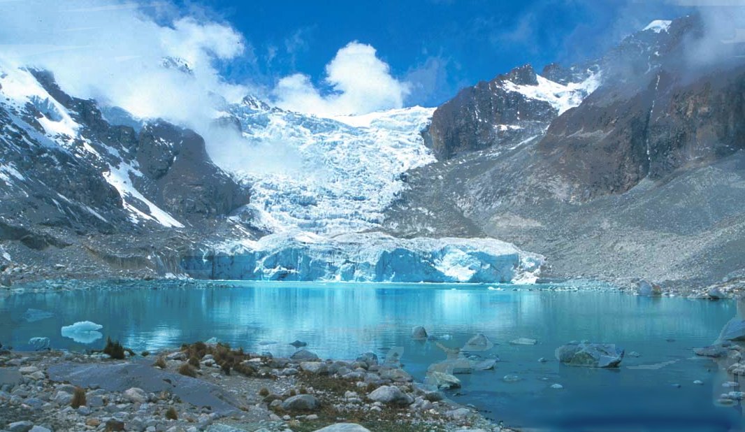 Laguna Glaciar, Sorata, Bolivia