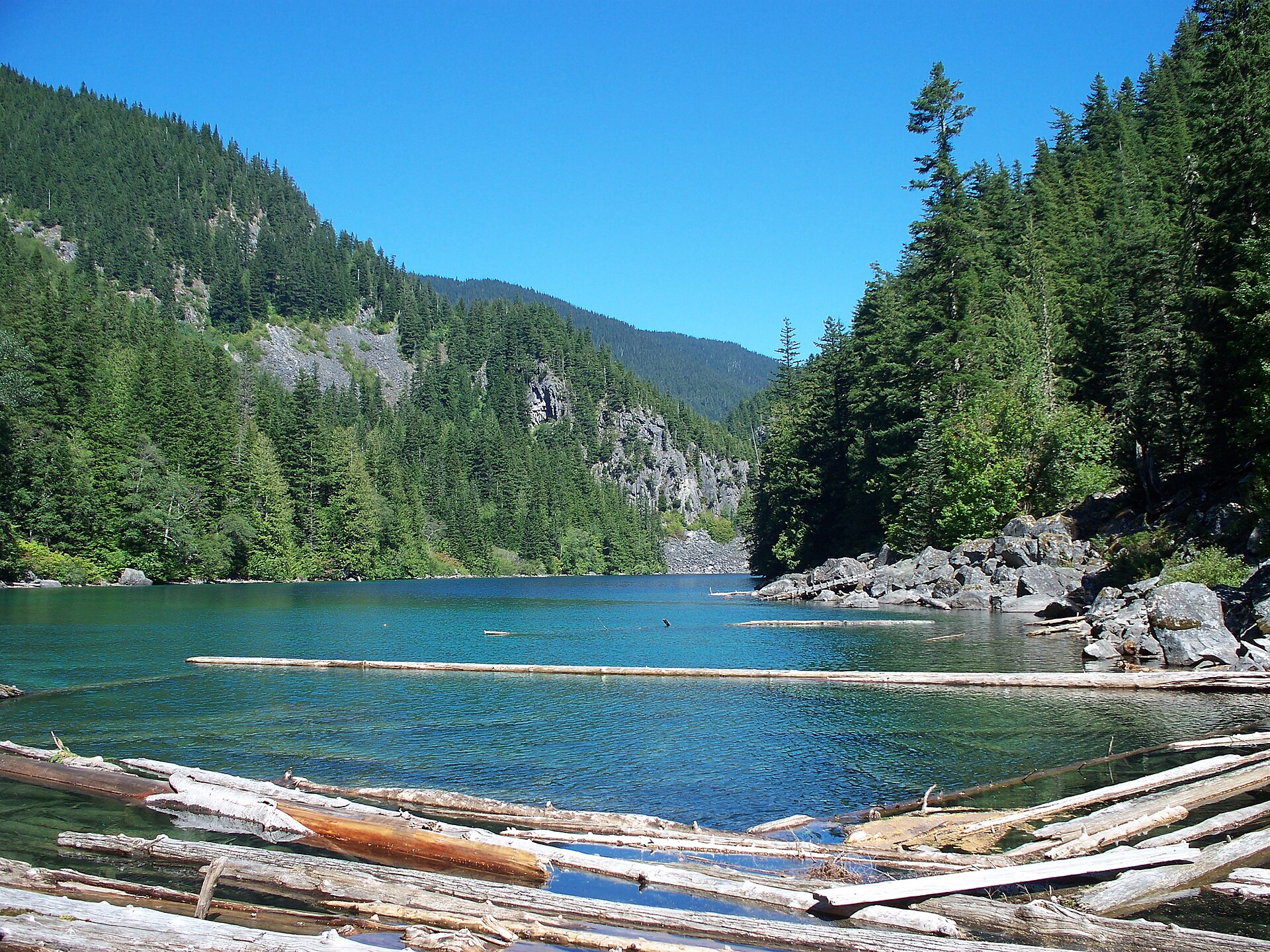 Lindeman Lake in Sx̱ótsaqel/Chilliwack Lake Provincial Park