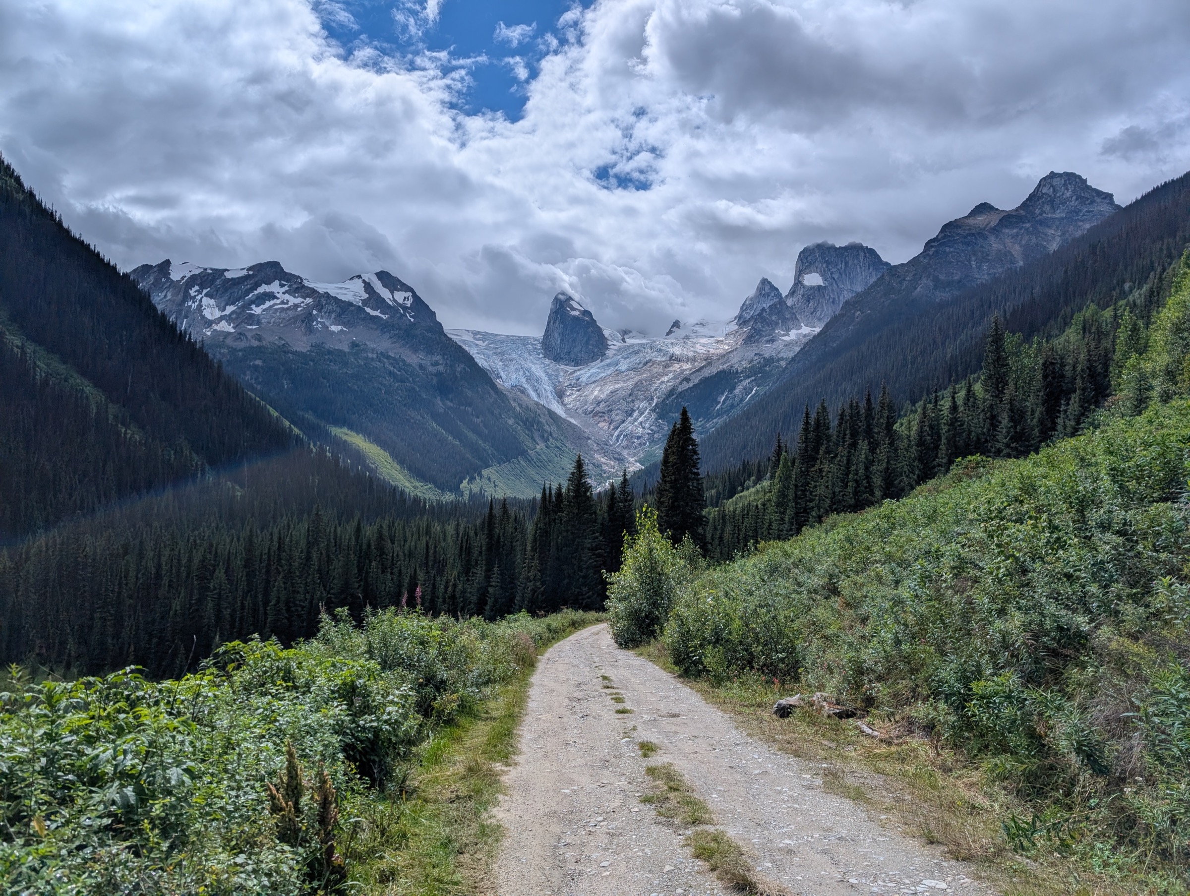 Canada — Purcell Mountains: Essential Day-Hikes