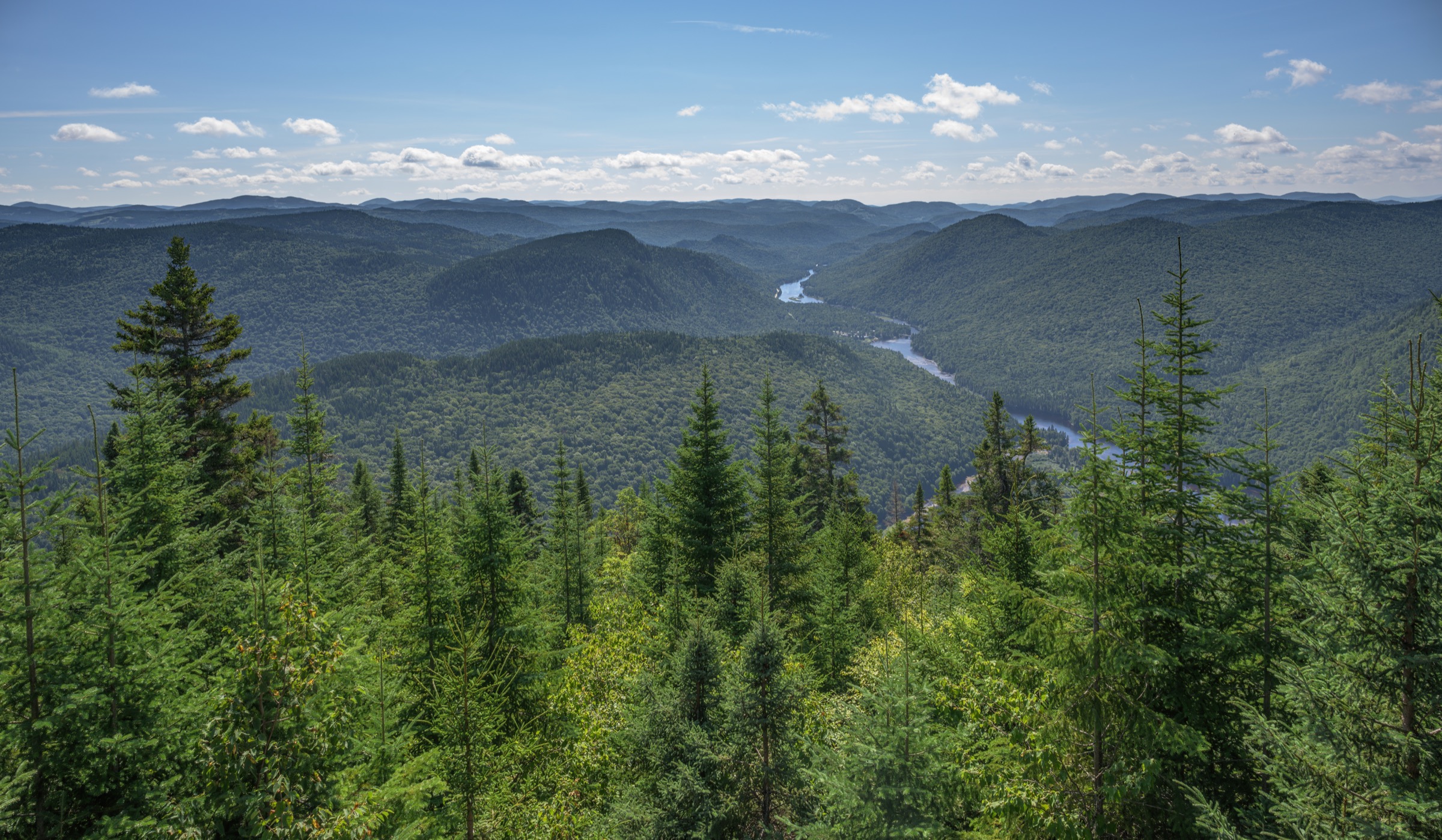 Canada — Jacques-Cartier Highlands: Essential Day-Hikes