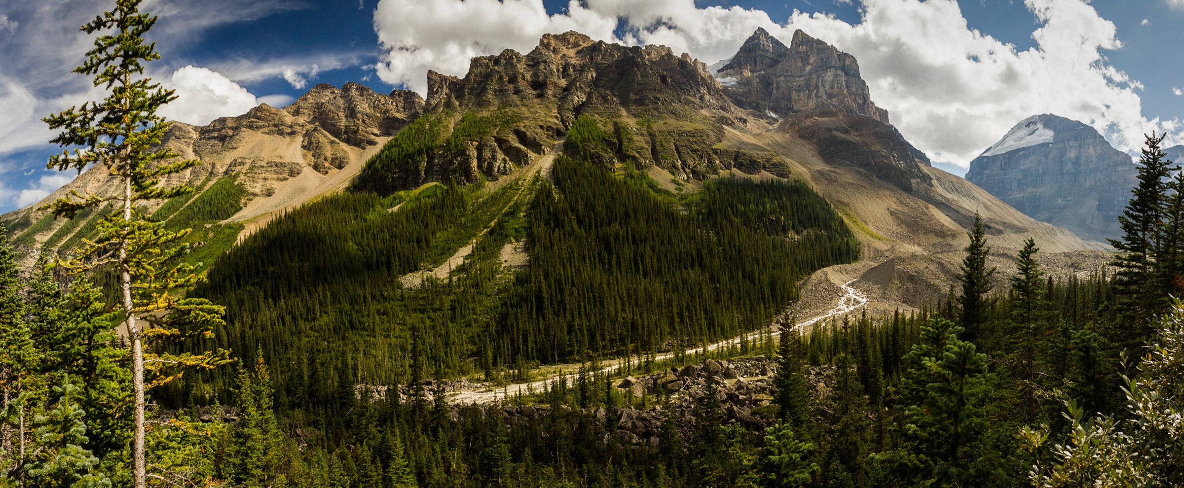 Lateral moraine and the Victoria Glacier headwall on the Plain of Six Glaciers trail