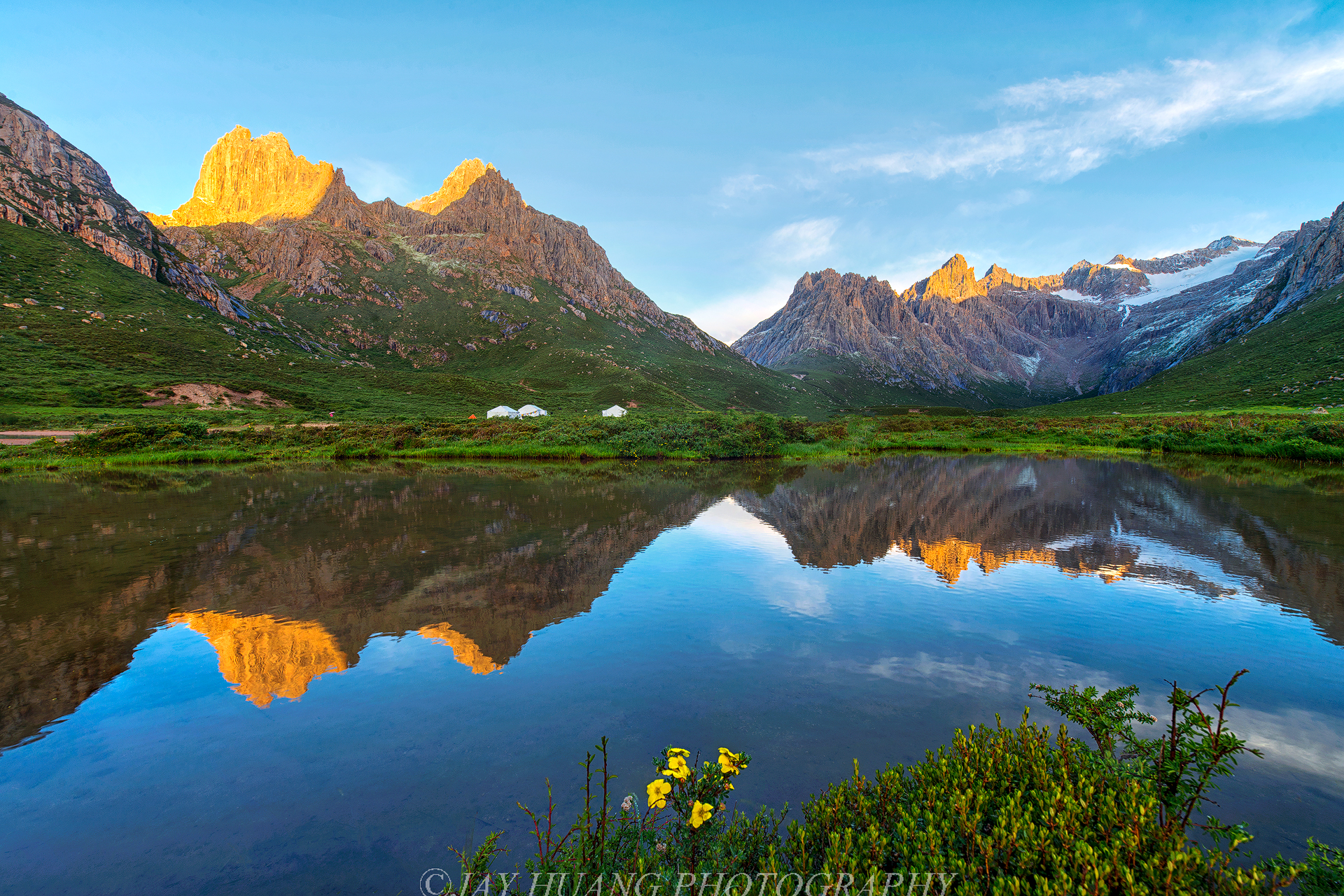 Yaonü Lake in the Nianbaoyuze massif, eastern Bayan Har, Qinghai