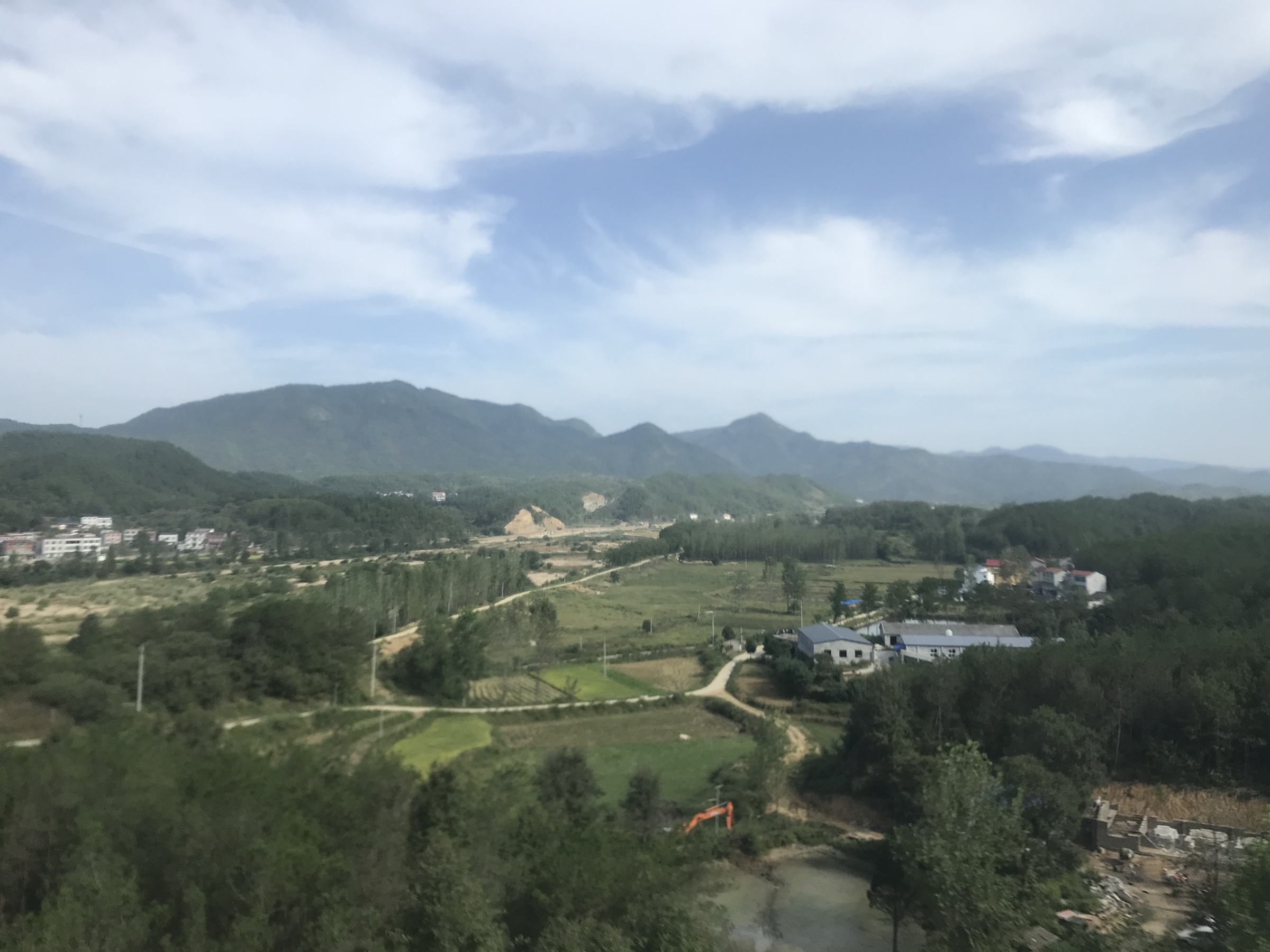 China — Tiantangzhai and the Hubei Dabie Mountains: Day-Hikes