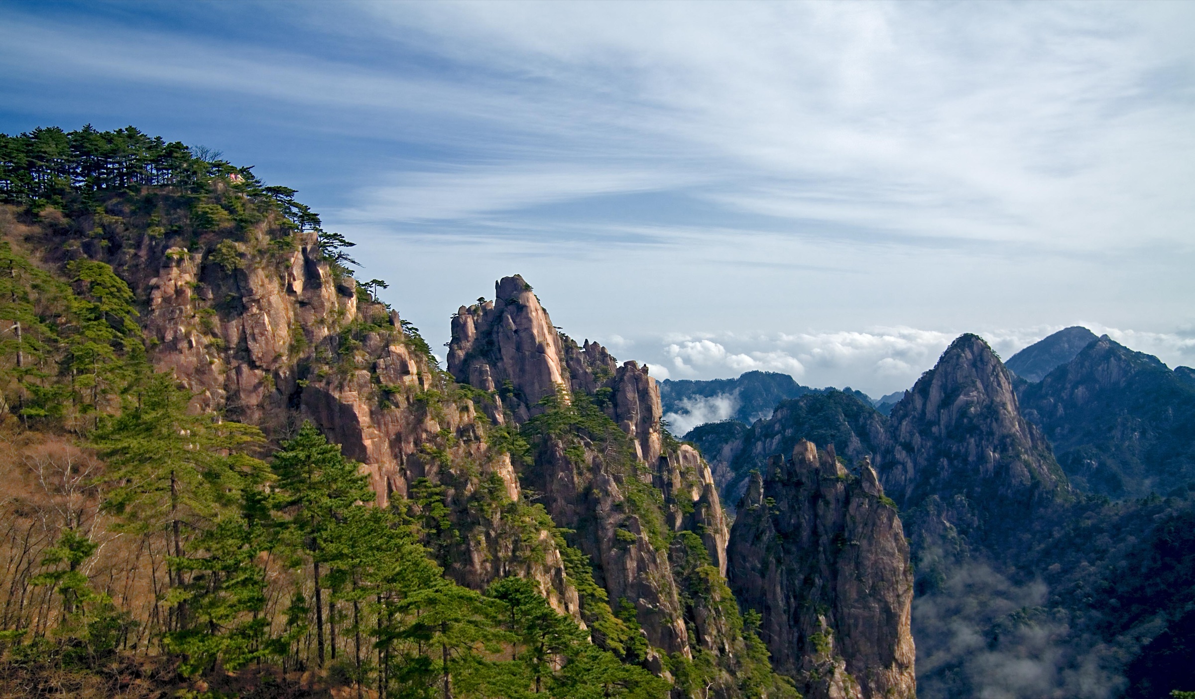 China — Huangshan, Anhui: Essential Day-Hikes