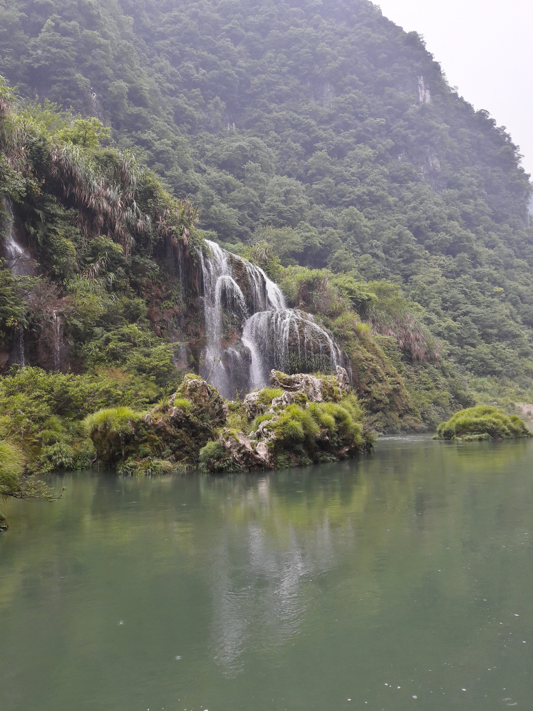 Cascade and pool on the Mengdong River, Yongshun County