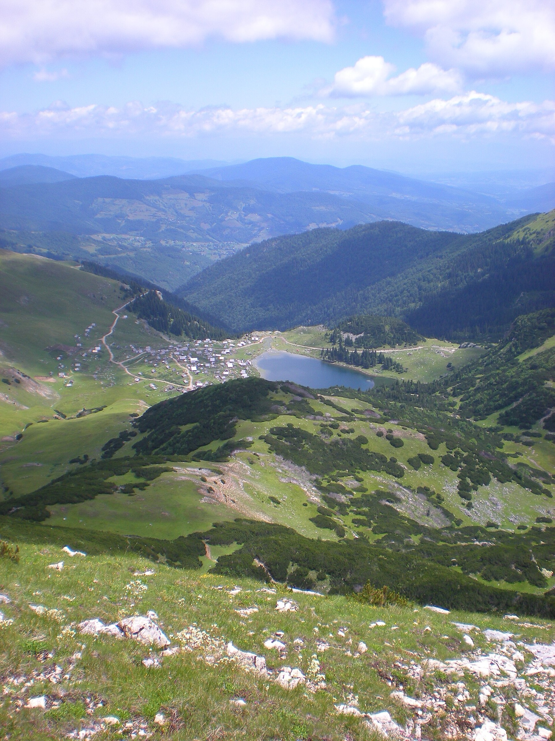 Prokoško Lake seen from the Vranica main ridge