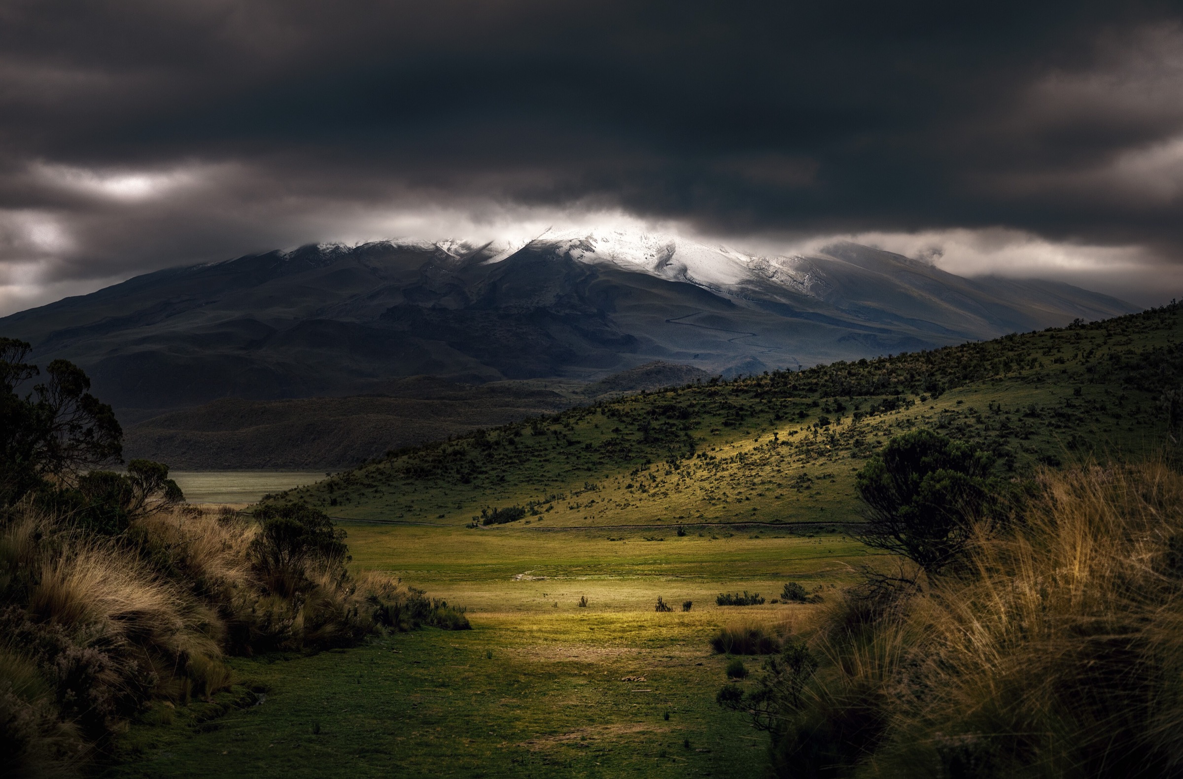 Ecuador — Cotopaxi / Avenue of Volcanoes: Essential Day-Hikes