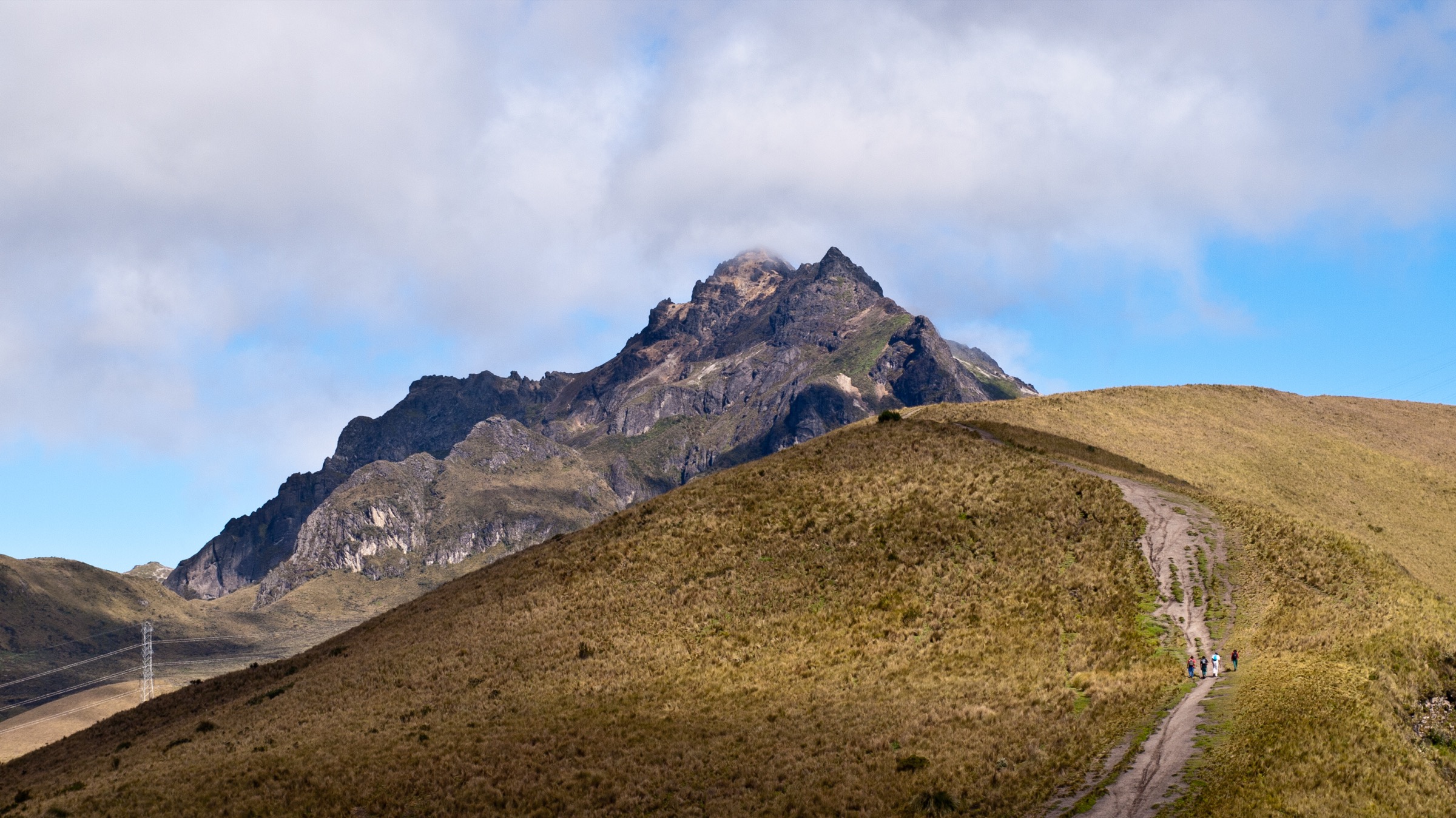 Ecuador — Northern Andes / Quito / Pichincha: Essential Day-Hikes