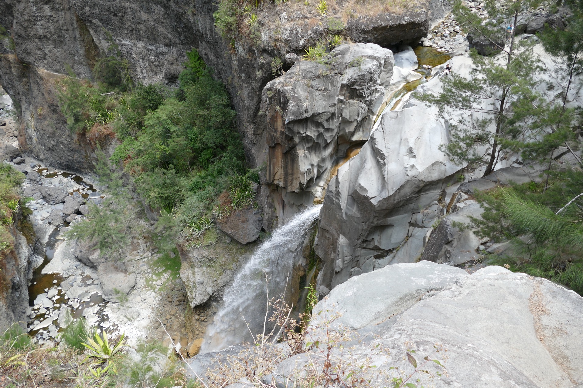 Cascade du Bras Rouge dropping over a basalt cliff into the Bras Rouge ravine below Cilaos