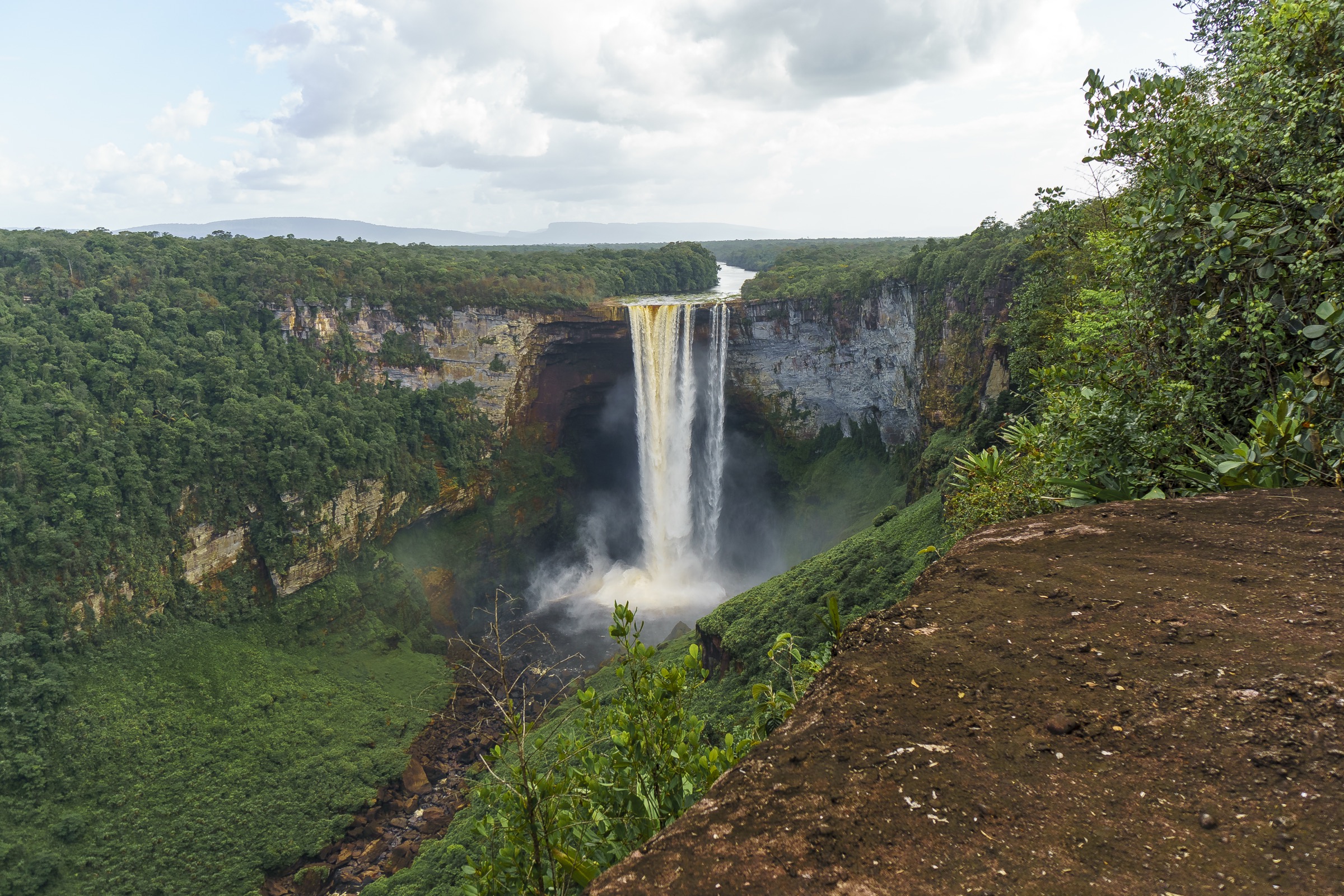 Guyana — Guiana Highlands: Kaieteur / Pakaraima Escarpments