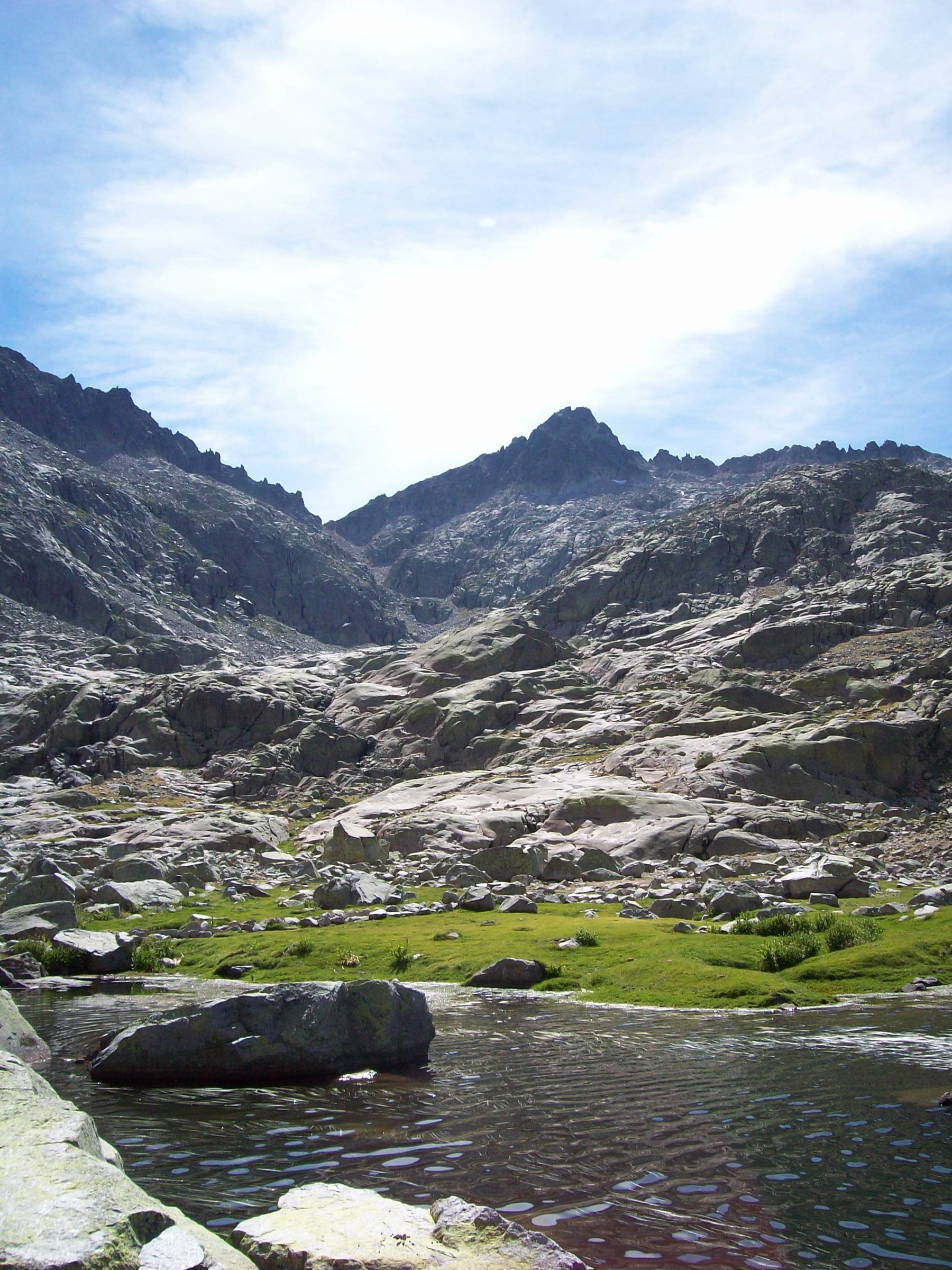Iberia — Sistema Central and Ibérico: Essential Day-Hikes