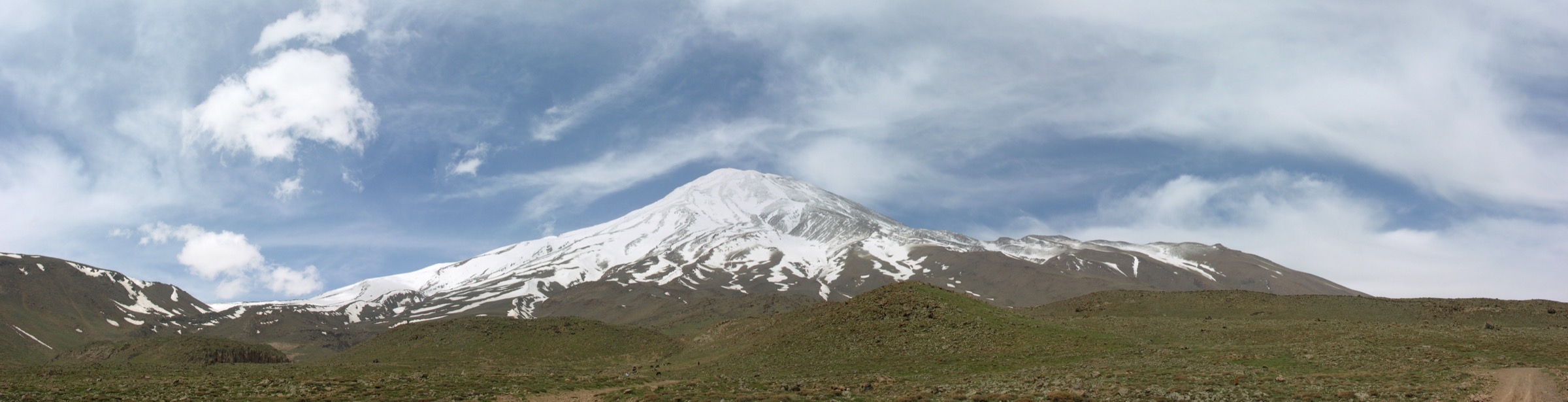Iran — Alborz: Essential Day-Hikes