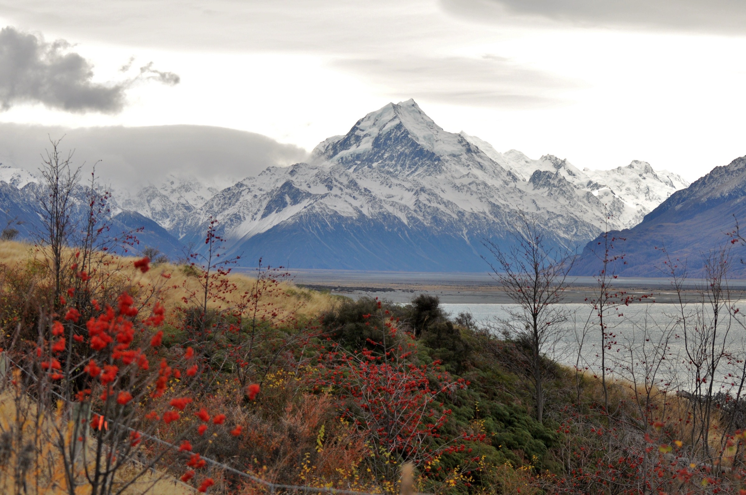 Lake Pukaki with the Ben Ohau Range along the western shore