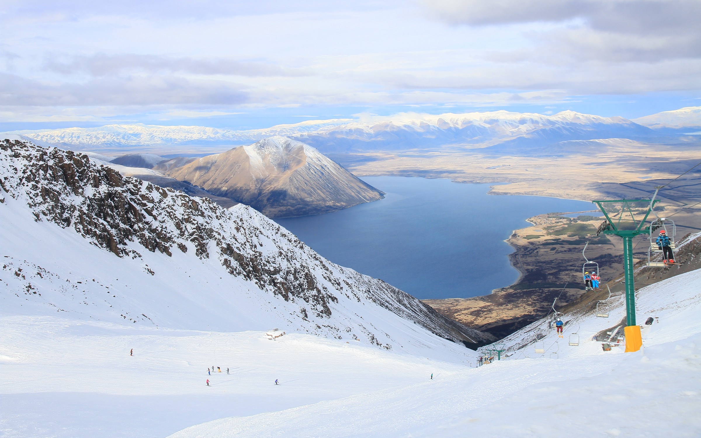 Ōhau Snow Fields above Lake Ōhau, indicative of the high tarn country