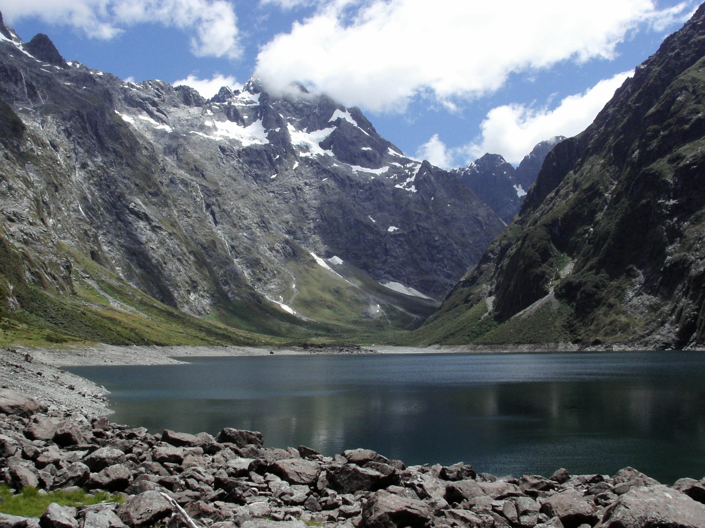 New Zealand — Fiordland, Darran Mountains: Essential Day-Hikes