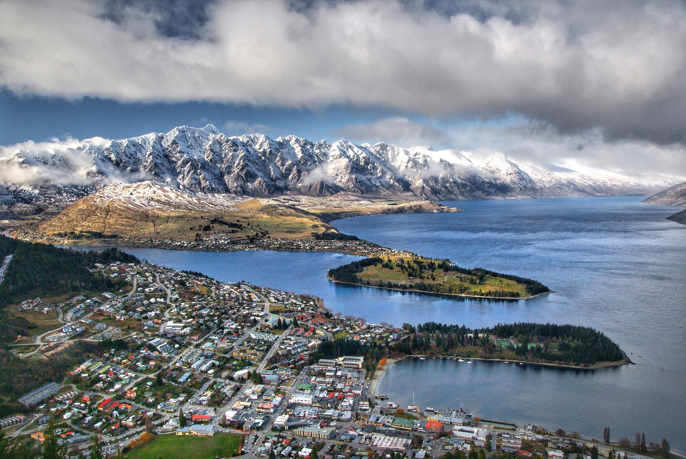 Queenstown and Lake Wakatipu, New Zealand
