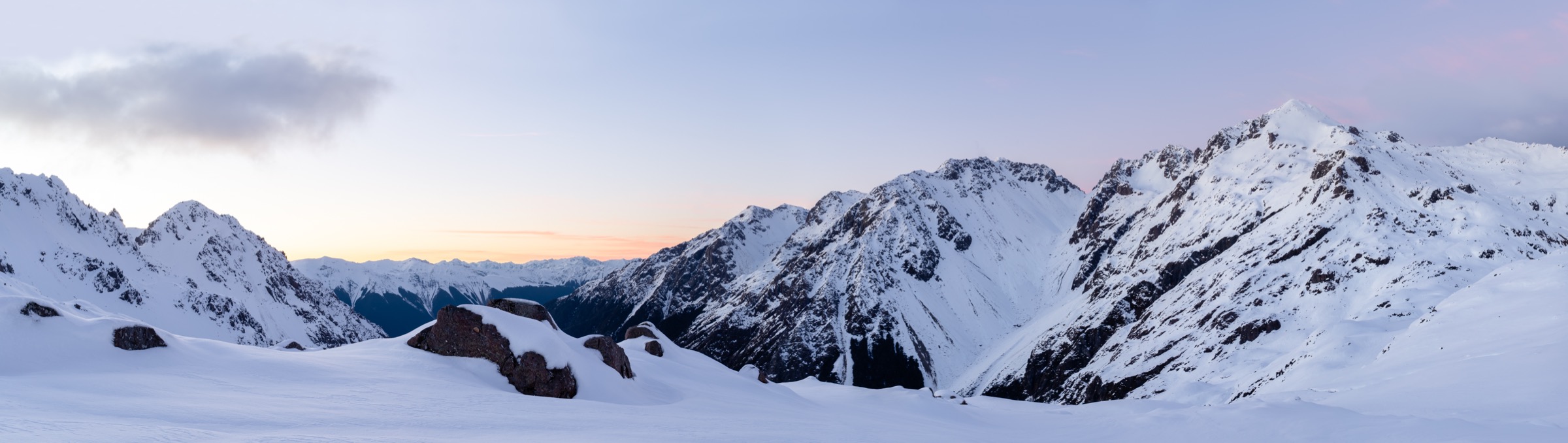 New Zealand — Nelson Lakes Southern Sector: essential day-hikes