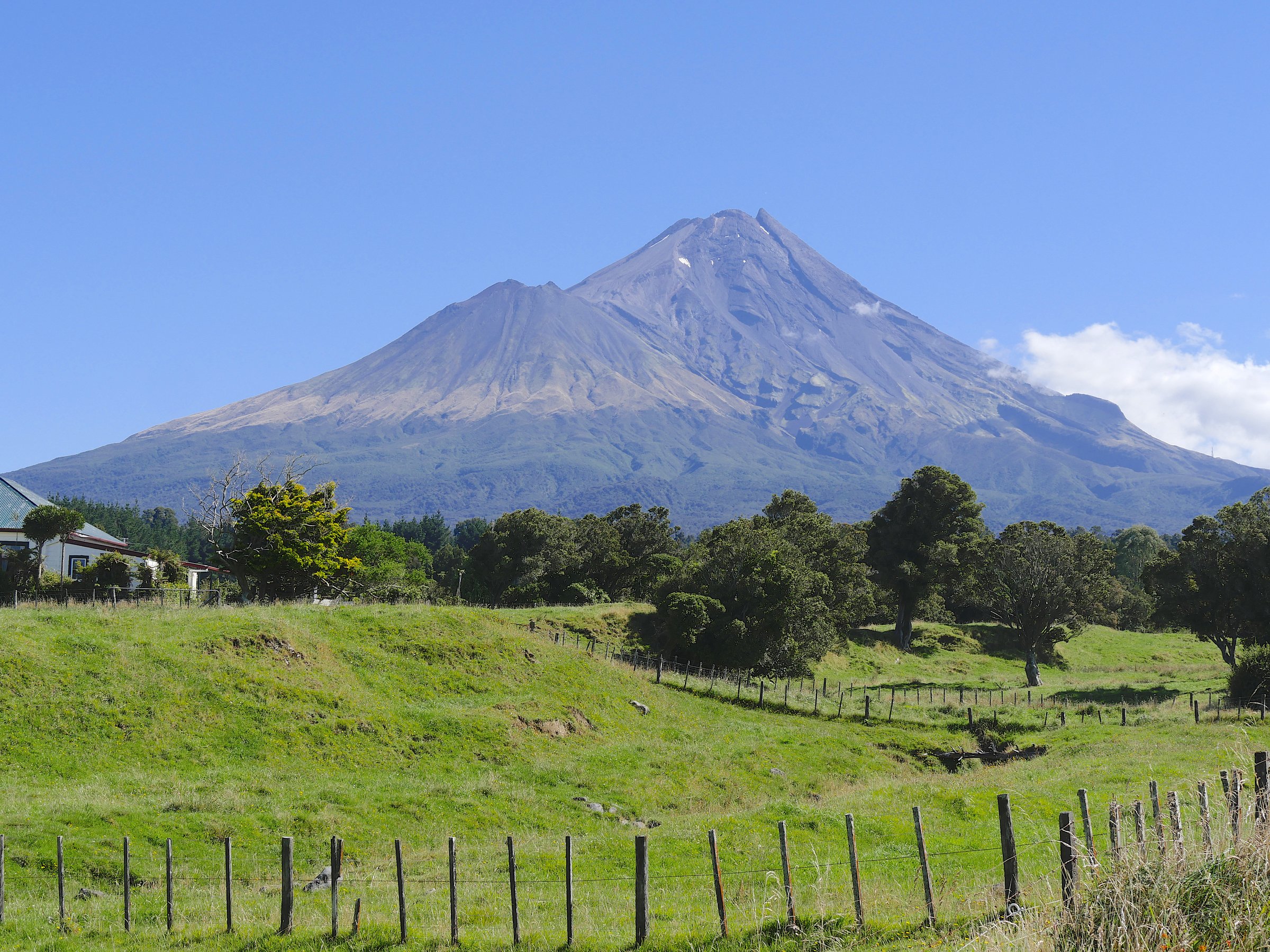 New Zealand — Mount Taranaki: Essential Day-Hikes