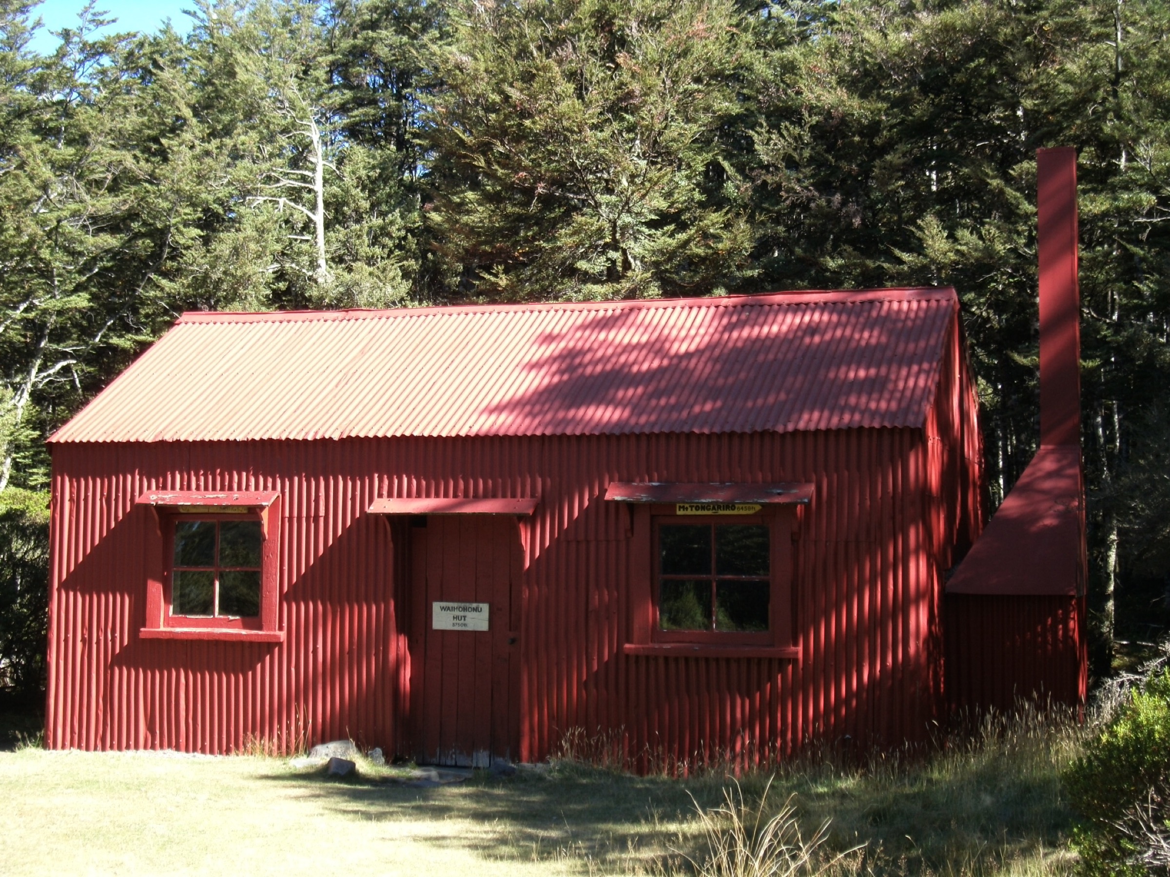 Historic Waihohonu Hut, built 1903–04 in Tongariro National Park