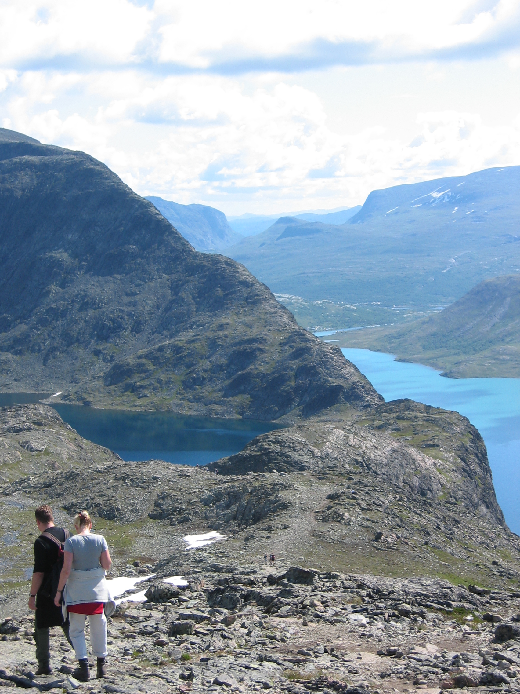 Walkers on the Besseggen ridge