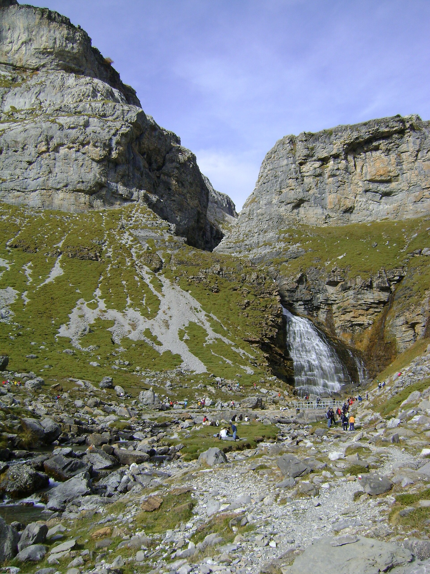 Pyrenees — Aragonese High Pyrenees: Essential Day-Hikes