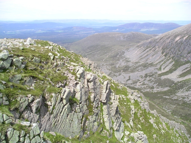 Lairig Ghru crags