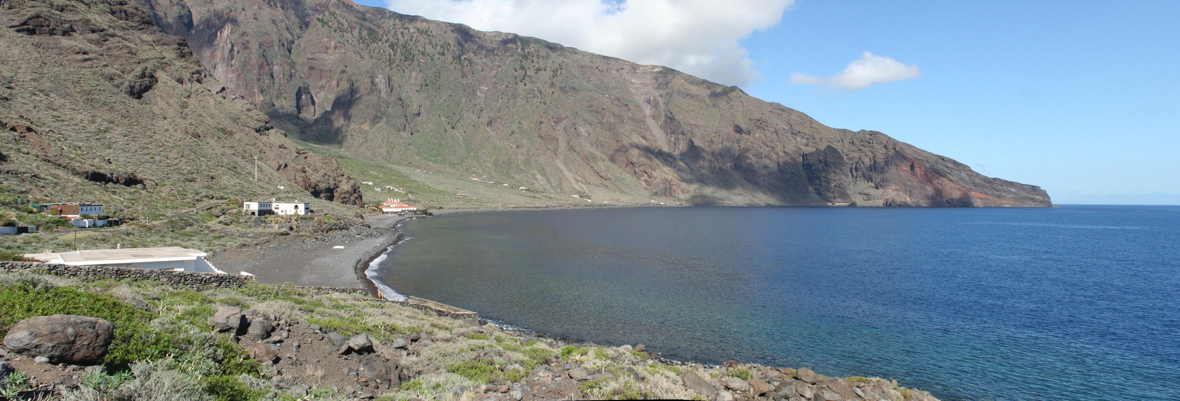 Tibataje cliff line of the El Golfo amphitheatre on El Hierro