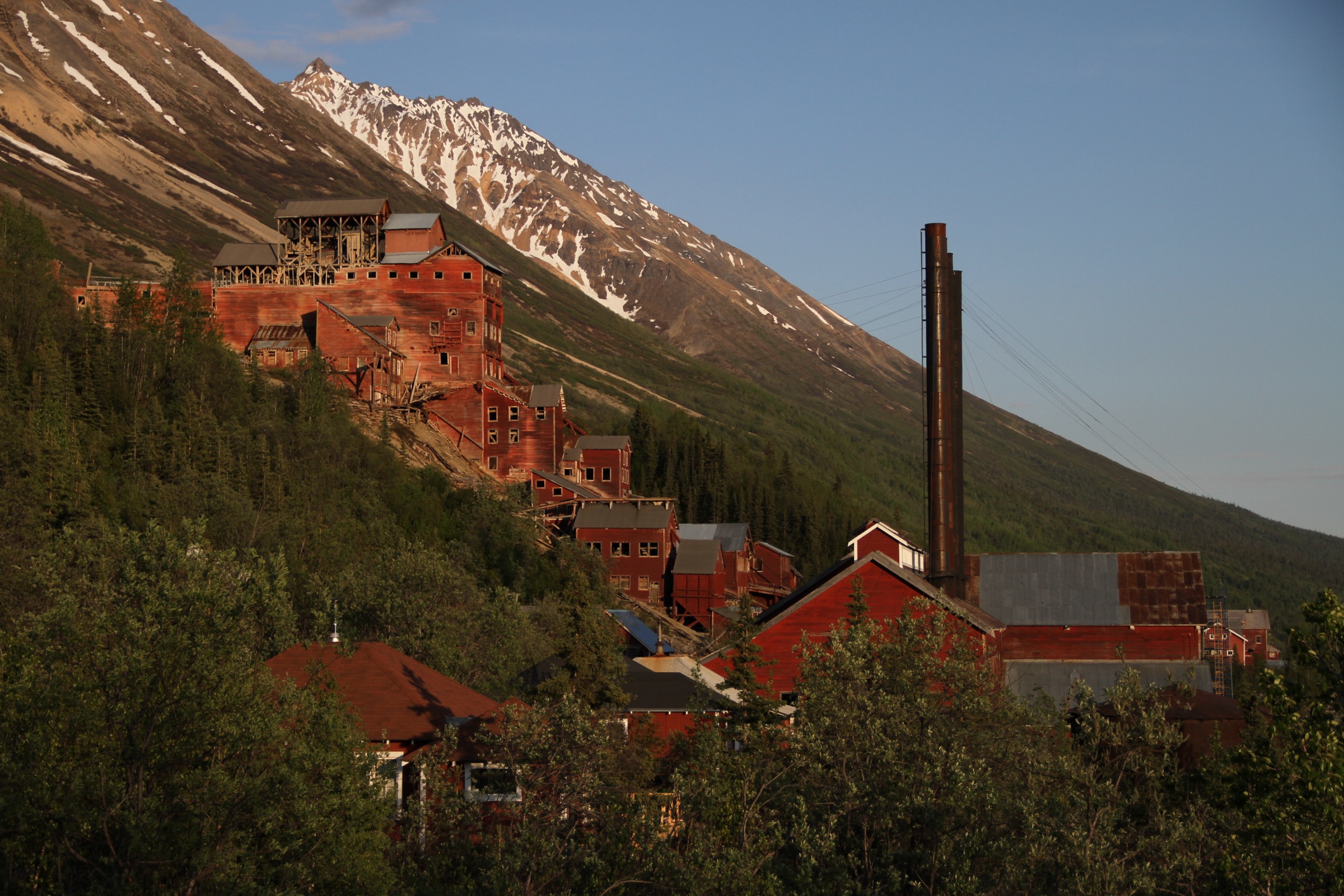 The Kennecott Mill Town, the shared trailhead for the Root Glacier and Bonanza Mine hikes in Wrangell–St Elias National Park