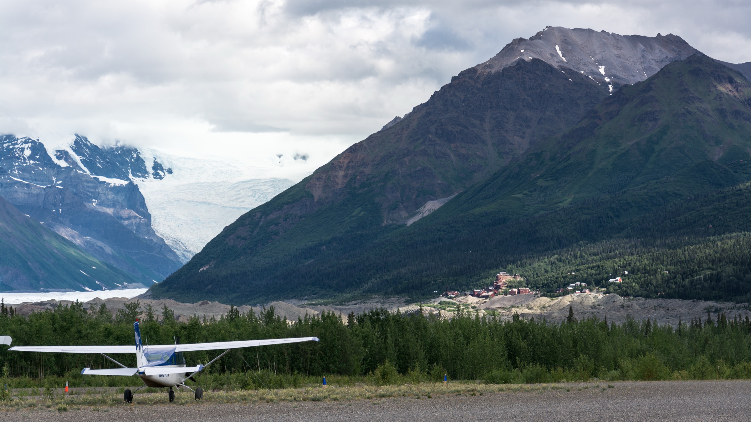 The Root Glacier and Kennicott Glacier icefall in Wrangell–St Elias National Park, Alaska