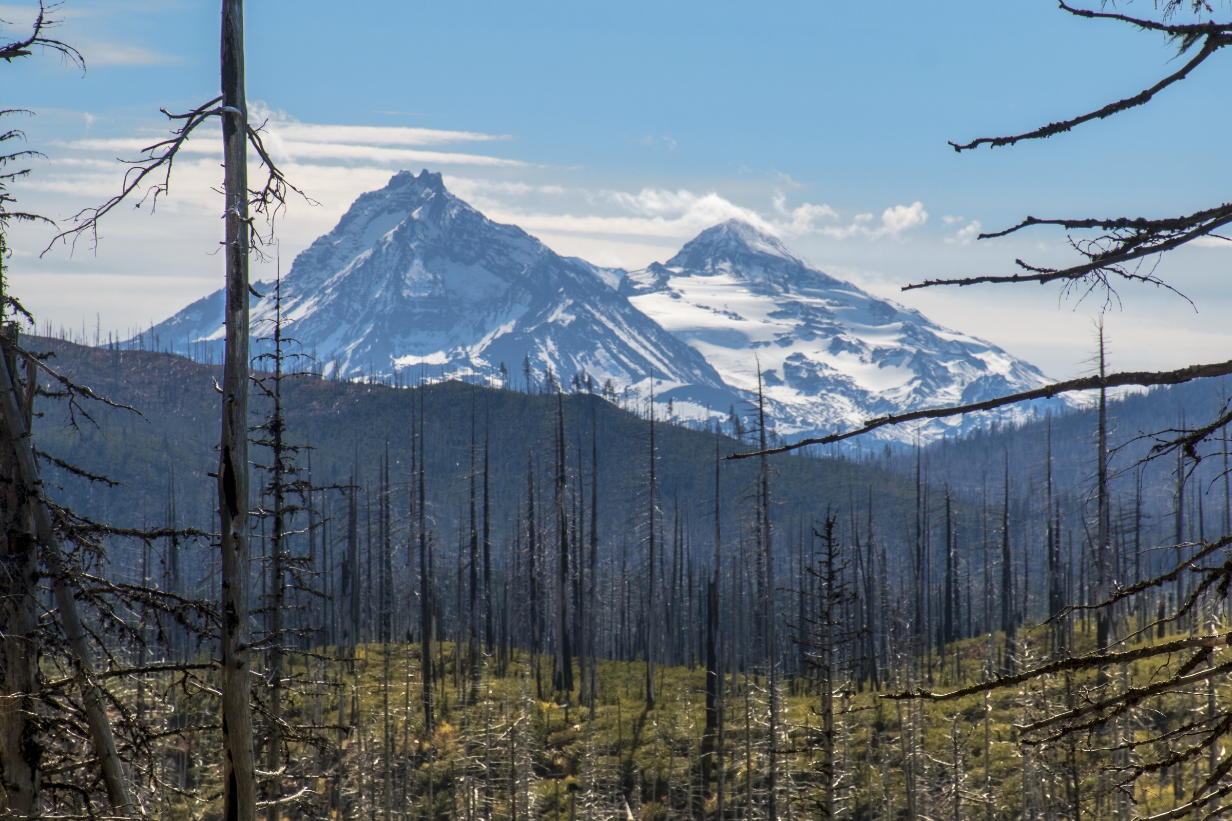 USA — Oregon Cascades: Three Sisters and Bend Region