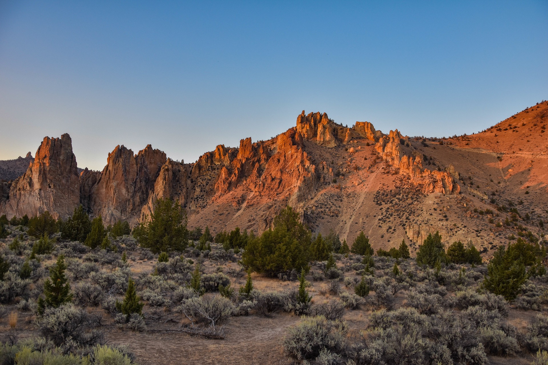 Smith Rock State Park, the Crooked River canyon and the welded tuff walls of the Misery Ridge area