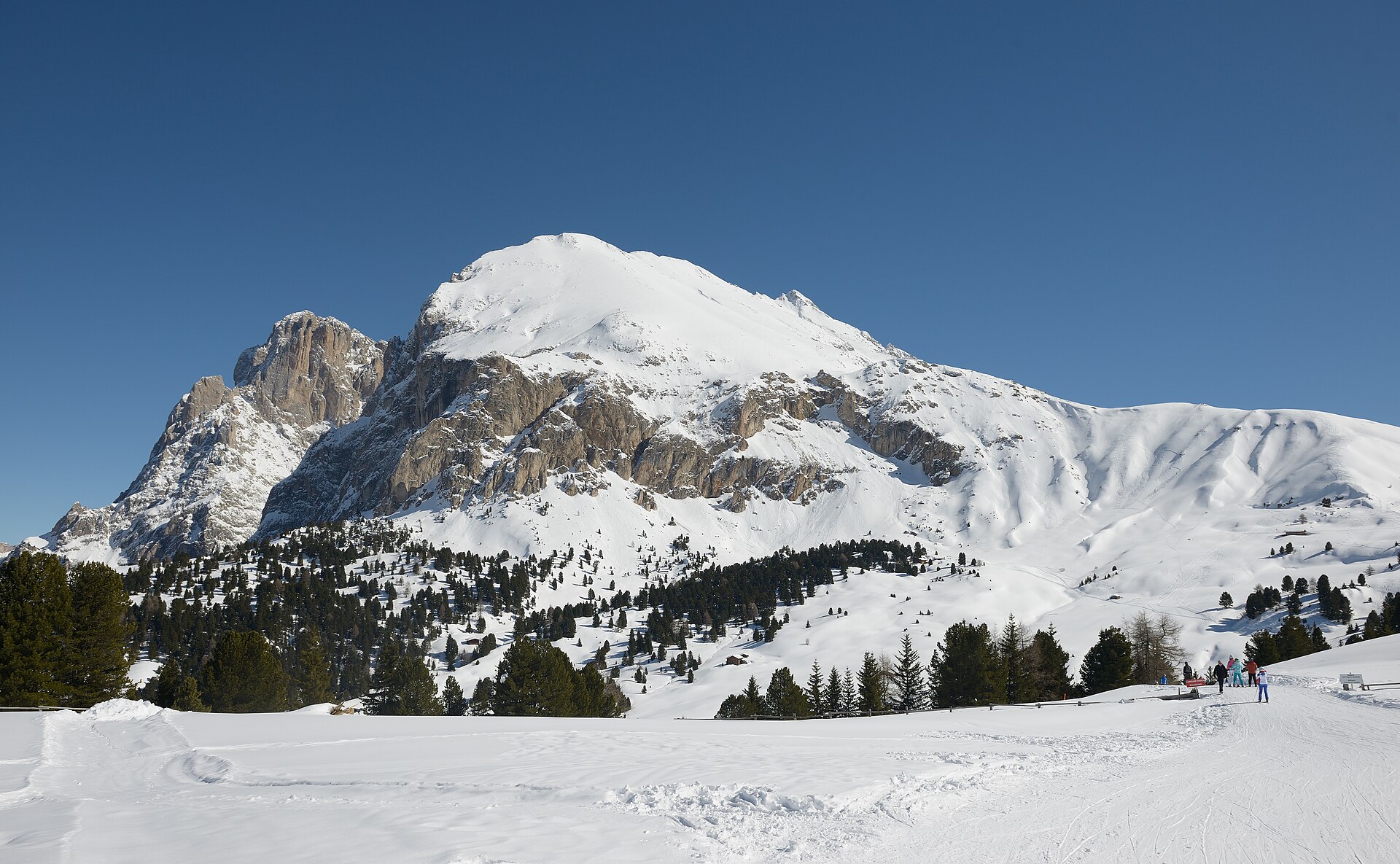 Plattkofel and the Sassolungo group covered in winter snow